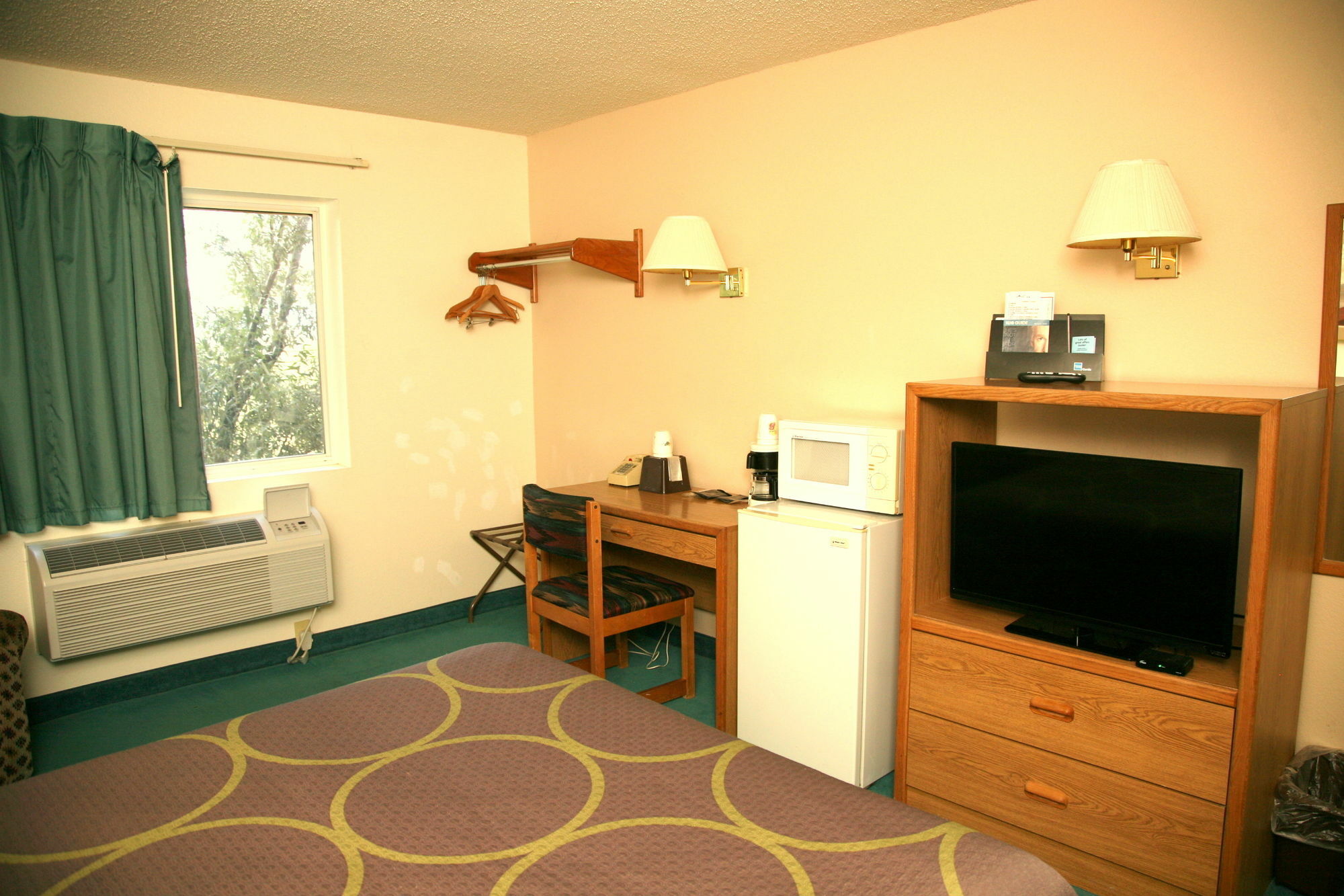 Super 8 By Wyndham Florence Co Exteriér fotografie